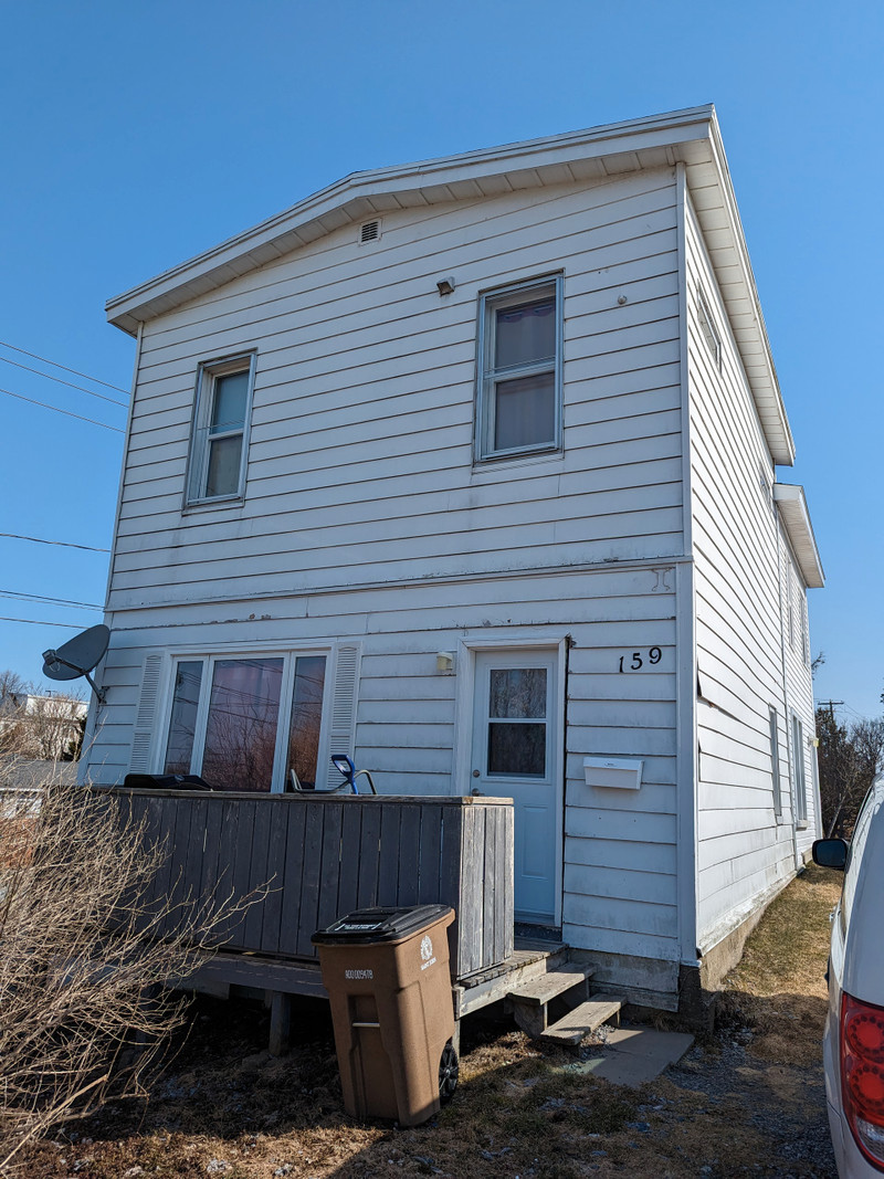 159 Bellevue St 2 Bachelor Apartment East, Parking, NBCC Long Term