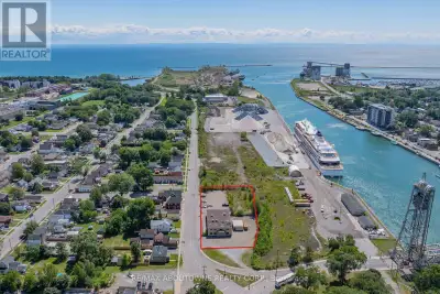 East Village | Canal Side Flex Office/Industrial at the SW corner of Clarence St & Welland St steps...