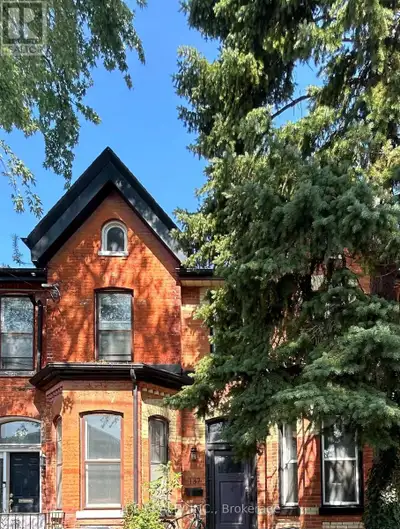 Toronto Center! Best Deal! Must See! Very Bright! Quite Spacious! Well Furnished! Free Internet! Uni...