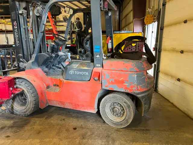 Heavy-Duty Mechanic Shop for Sale - Established Business in Commercial & Office Space for Sale in Calgary - Image 9