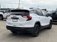 AMVIC Licensed Dealer * Elevation Edition * Power Liftgate * Rear Vision Camera * Keyless Open * 6-S... (image 8)