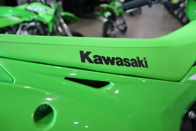 2025 Kawasaki KX112 Lime Green in Dirt Bikes & Motocross in Edmonton - Image 6