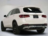 This 2021 Mercedes-Benz GLC 300 is a local Ontario vehicle with a clean Carfax report, the perfect b... (image 4)