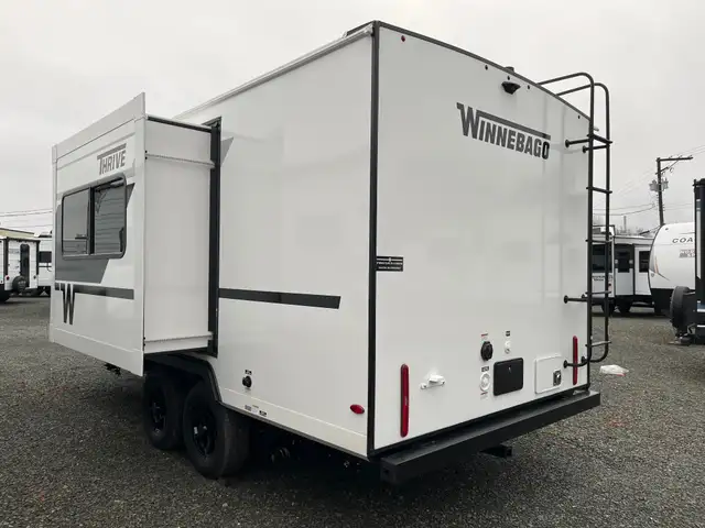 2026 Winnebago THRIVE 18FBS in Travel Trailers & Campers in Terrace - Image 4