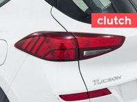 Rear Climate Vents, Speed-Sensitive Volume, Bluetooth Music and more! Clutch is the largest online u... (image 9)