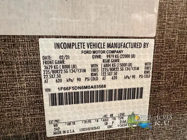 2022 Thor Motor Coach Challenger 35MQ only 6,310 Miles in RVs & Motorhomes in Moncton - Image 79