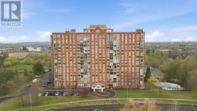 Bright and spacious, this 2-bedroom, 2-bathroom condo offers a layout that truly works for everyday...