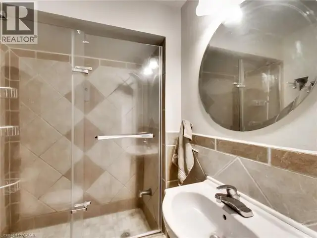443 WENTWORTH Street N Hamilton, Ontario in Commercial & Office Space for Sale in Mississauga / Peel Region - Image 31