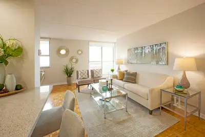 SPACIOUS 1 BEDROOM DEN APARTMENT FOR RENT IN NEWMARKET! SELECT APARTMENTS REVITALIZED WITH MODERN FI...