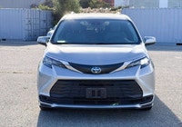 2025 Toyota Sienna XLE 8 Passenger | Certified | One Owner | CarPlay **MARKET VALUE PRICING**. Welco... (image 2)