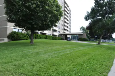 ONE BEDROOM PLUS DEN/SMALL CHILD'S ROOM APARTMENT FOR RENT IN HAMILTON! STARTING AT $1,695/month Par...