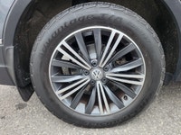 Rare 7-passenger Highline, AWD 4-Motion, leather interior, heated seats, Giant power panoramic sunro... (image 6)