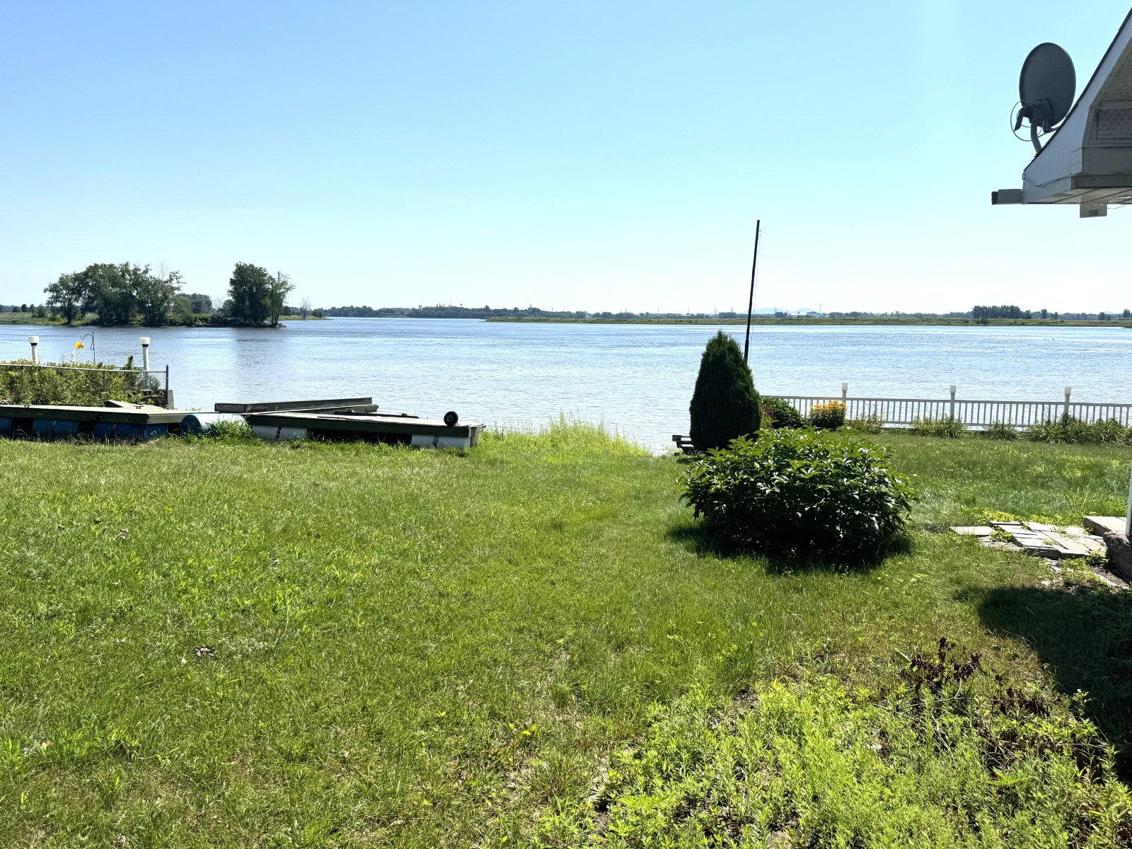 BORD DE L’EAU ‘’FLEUVE ST-LAURENT’’ REPENTIGNY — photo 3
