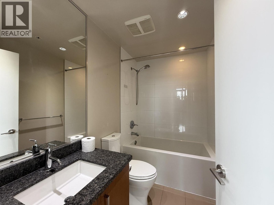 1908 3008 GLEN DRIVE Coquitlam, British Columbia 4