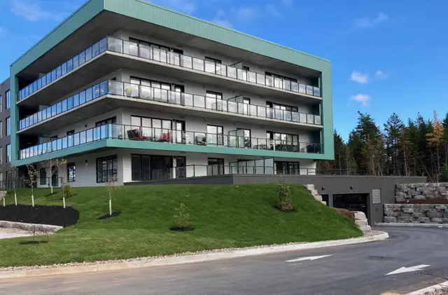 Wrap Around Deck; 2 bdrms+2 bthrm; SHIRAZ 50 + in Long Term Rentals in City of Halifax - Image 22