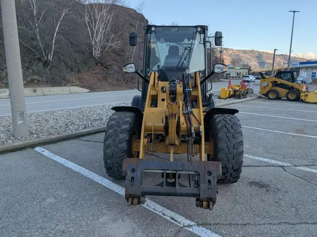 2020 CATERPILLAR 908M in Heavy Equipment in Edmonton - Image 3