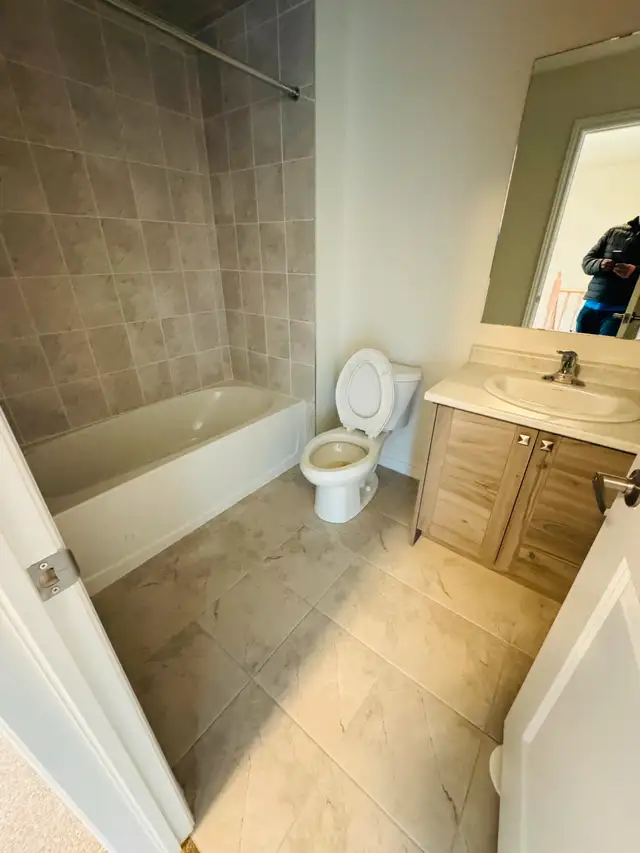 4 BEDROOMS NEW BUILD TOWNHOUE in Long Term Rentals in Oakville / Halton Region - Image 10