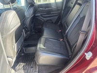 This Jeep Grand Cherokee delivers a Regular Unleaded V-6 3.6 L/220 engine powering this Automatic tr... (image 7)