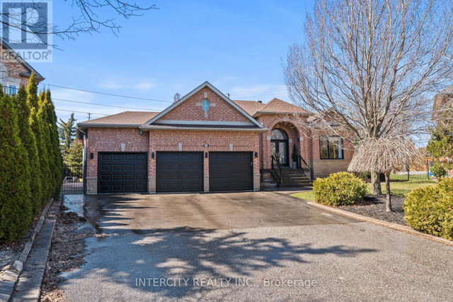 28 HARVESTER CRES Vaughan, Ontario in Houses for Sale in Markham / York Region - Image 4