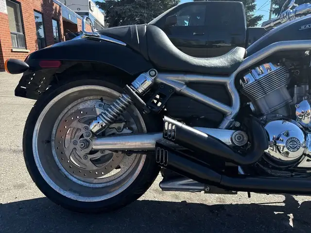2009 Harley-Davidson V-Rod ~ V-ROD ~ 1250CC ~ CANADIAN ~ LOW KMS in Street, Cruisers & Choppers in City of Toronto - Image 12
