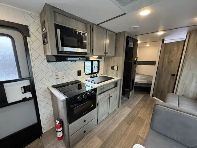 2026 ,Sun Lite,Sunset Park RV 25DB LTD in Travel Trailers & Campers in Kamloops - Image 9