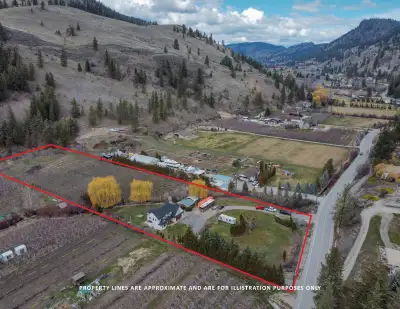 Looking for the spacious country lifestyle with all of the amenities close by? Only a five minute dr...