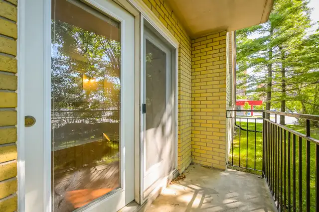 Furnished Student Rooms Available Steps From Laurier! in Room Rentals & Roommates in Kitchener / Waterloo - Image 3