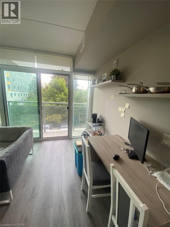 257 HEMLOCK Street Unit# 403 Waterloo, Ontario 3