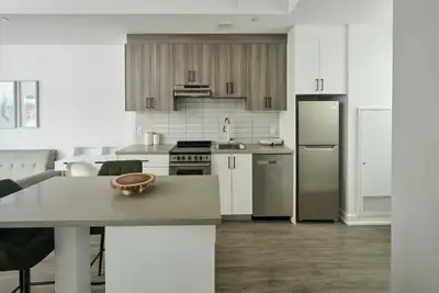1 Bedroom Apartment – $1,950/month + Hydro