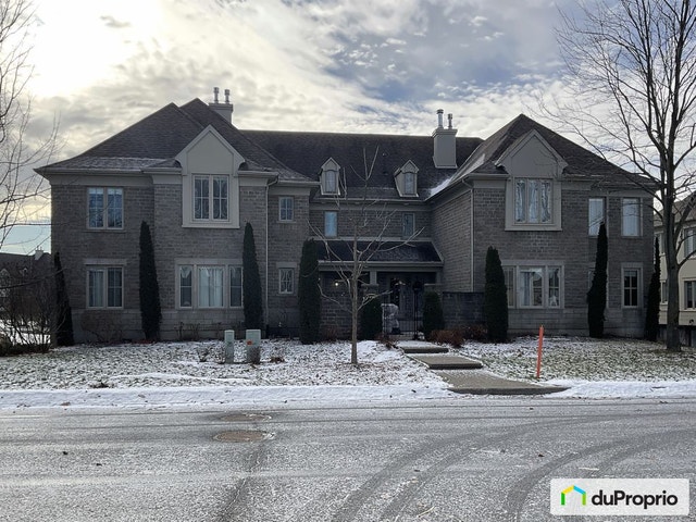 $795,000 - Condominium for sale in Longueuil (Vieux-Longueuil) — photo 1