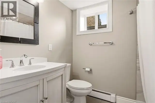 1371 10TH CONCESSION Road W Puslinch, Ontario in Houses for Sale in Guelph - Image 31