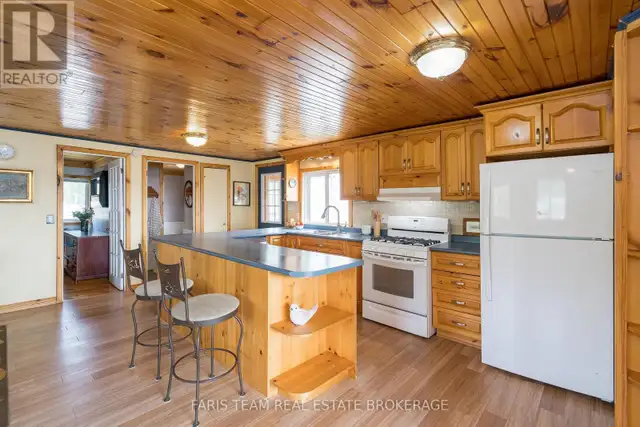 5632 PENETANGUISHENE ROAD Springwater (Elmvale), Ontario in Houses for Sale in Oakville / Halton Region - Image 7