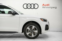 This Audi Q5 boasts a Intercooled Turbo Gas/Electric I-4 2.0 L/121 engine powering this Automatic tr... (image 4)