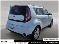2015 Kia Soul EX+ Ready for anything, from the streets of Calgary to the highways of Alberta, this K... (image 3)