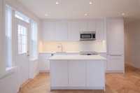 Akelius three bedroom apartment for rent. Located near Bernard in the Outremont neighborhood, Montre... (image 4)