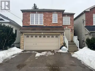 This bright and spacious lower-level unit is situated in a legal duplex detached home in a quiet Osh...