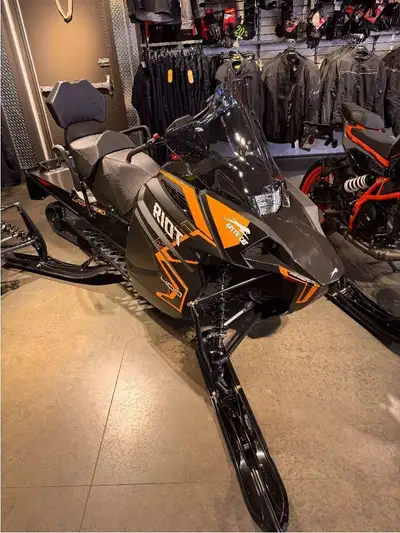 RIOT 400 TOURING 2026 Moteur 1 cylindre 400cc Vrais 2 place , banc passager inclus Pont 146 et 1.25...