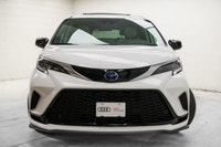 Your family will arrive in style in this Carfax 1 owner, 7 passenger 2024 Toyota Sienna Hybrid with... (image 1)