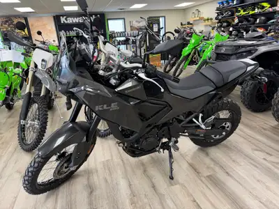 IN STOCK NOW!! COME IN AND CHECK IT OUT Engine Type: Parallel Twin Displacement: 27.5 cu. in. (451 c...