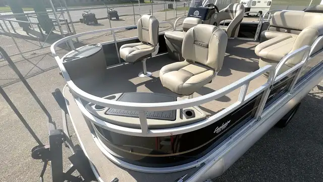 2021 Sun Tracker Bass Buggy 18 DLX Merc 40 4Stroke Command Thrus in Powerboats & Motorboats in Prince Albert - Image 9