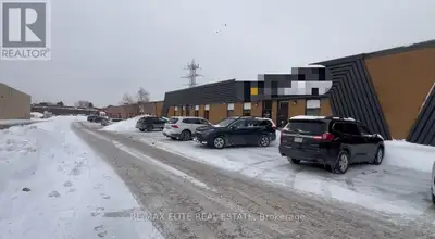 Multi-Tenant Industrial Building in the Heart of Markham's Commercial Centre for sub-lease. 2000 sqf...