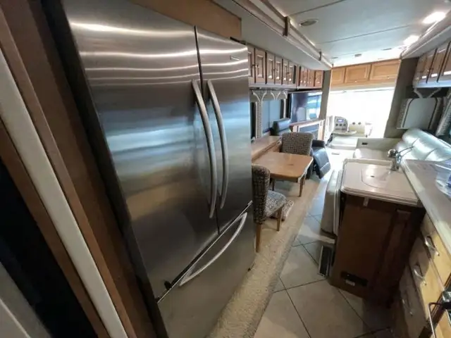 2014 Winnebago Adventurer 38Q in RVs & Motorhomes in Kamloops - Image 24
