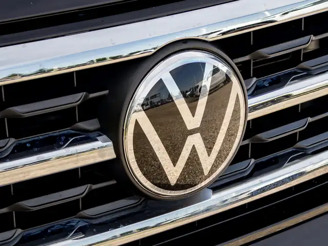 2020 Volkswagen Atlas Cross Sport Comfortline 2.0 Tsi in Cars & Trucks in Edmonton - Image 11