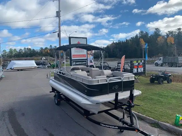 2019 Avalon Venture w/50HP Yamaha includes trailer! in Sport Touring in Sault Ste. Marie - Image 11