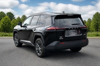Key Features: ALLOY WHEELS, BLIND SPOT, KEYLESS ENTRY, POWER ADJUSTABLE SEATS, LUMBER SUPPORT, MEMOR... (image 2)