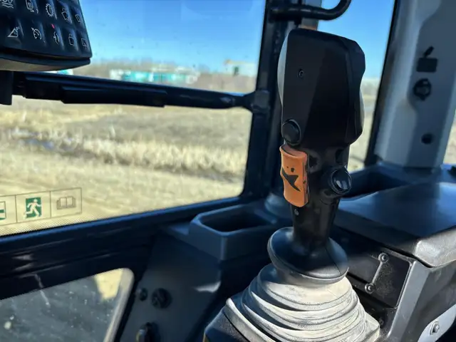 2019 DEERE 544L in Heavy Equipment in Lethbridge - Image 16