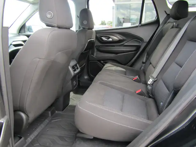 2023 GMC Terrain AWD SLE Carplay | Navi | B.Camera | New Tires | in Cars & Trucks in Calgary - Image 23