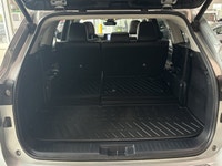 All Wheel Drive,Power Steering,Brake Assist,4-Wheel Disc Brakes,ABS,Traction Control,Leather Seats,F... (image 9)