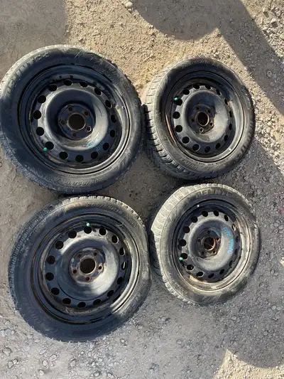 *Tire Size:205/55R16 *Season: WINTER *Tread: 60-70% *Bolt Pattern: 5x 114.3 *Center Bore: 67.1mm To...