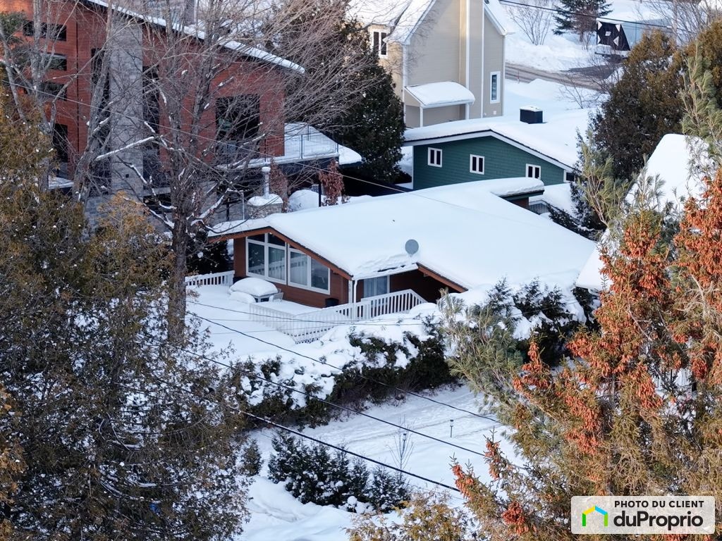 $465,000 - Bungalow for sale in Magog — photo 1